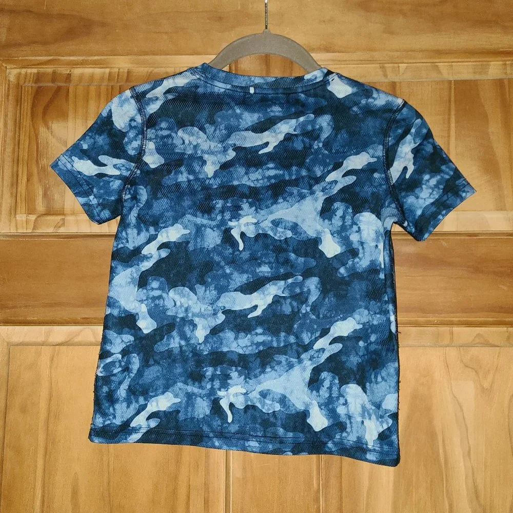 5/$20 Boys Old Navy Active Go-Dry Blue Camo Short Sleeve T Shirt